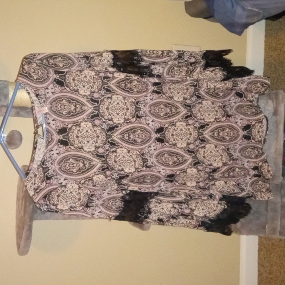 Like New Worn Twice Beautiful Tunic Top
